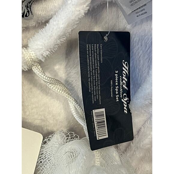 Three Piece Spa Set (White Robe, Luffa, Eye Mask) NWT - Picture 6 of 8